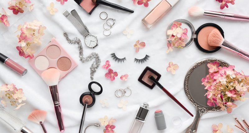 13 Must-have Makeup Items For Travel