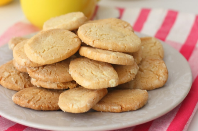 mother sweet cookies of cinnamon delicious. these lemon