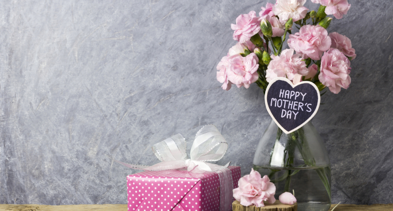 In just three weeks we will celebrate Mother’s Day and I’m sure you’re already looking for ideas for the gift you want to give to one of the most special people in your life(Gifts with flowers for mother’s day).
